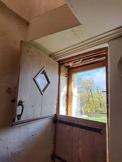 La Maison Du Levant A Lauzerte 0*,